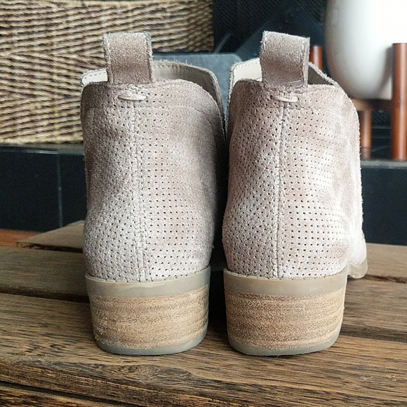 Dolce Vita suede slip on ankle bootie - Picture 5 of 7